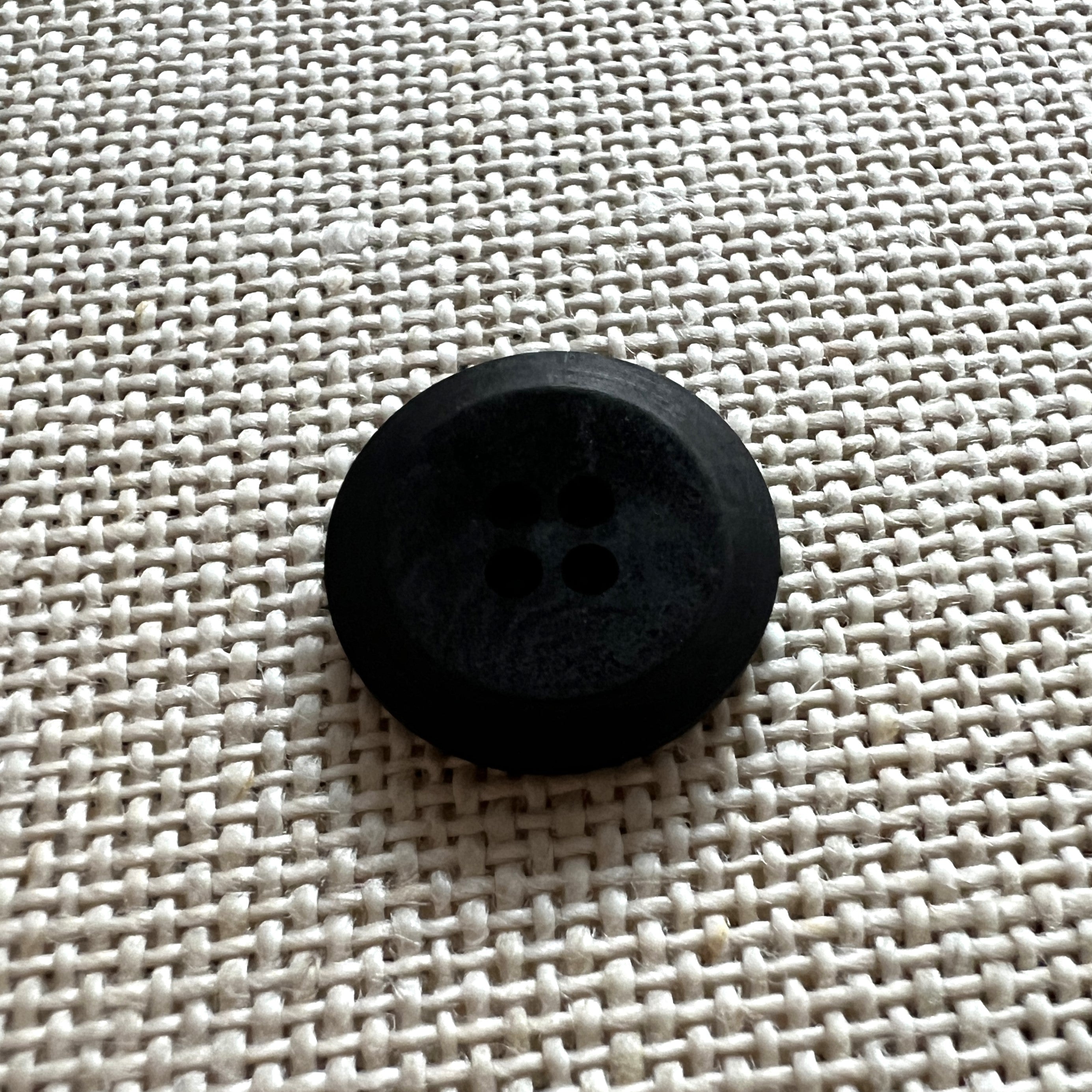 Plasttölur svartar 18 og 23 mm
