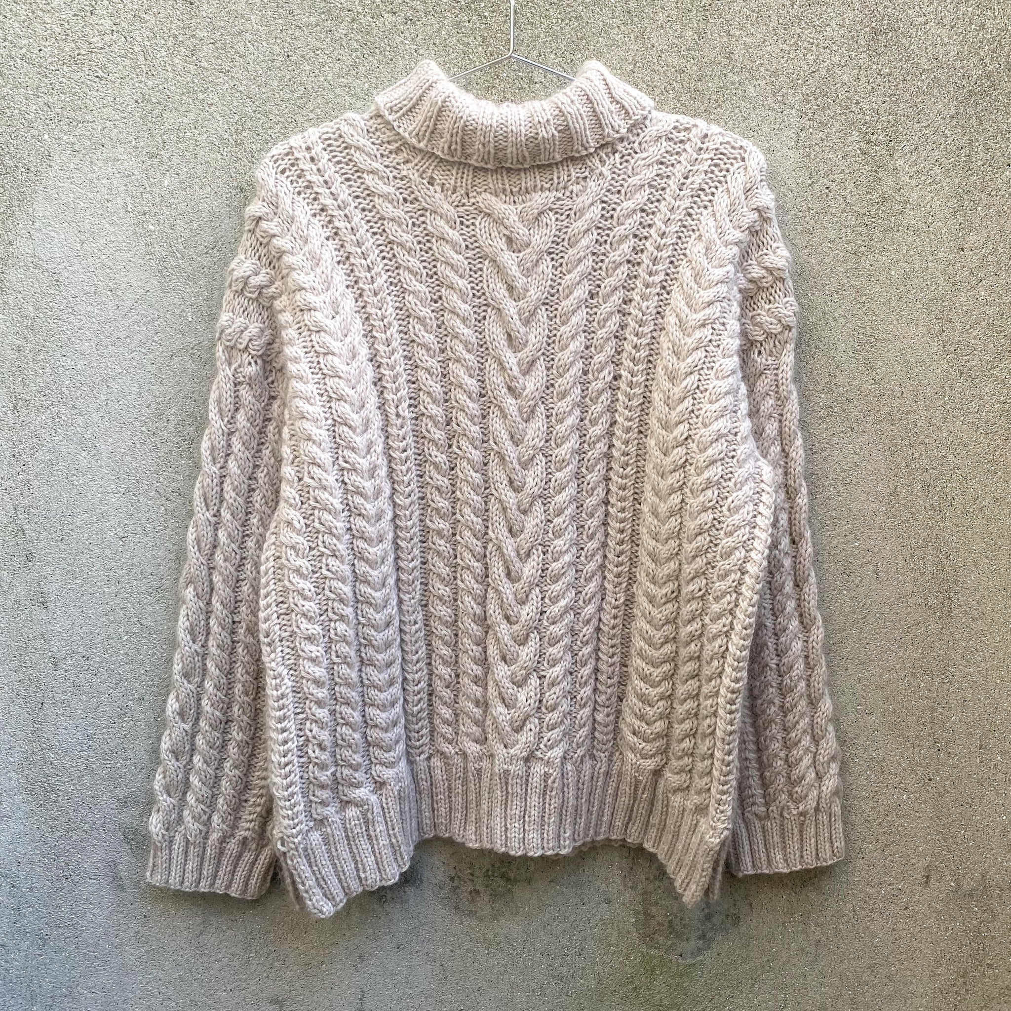 Chunky cable sweater - norska