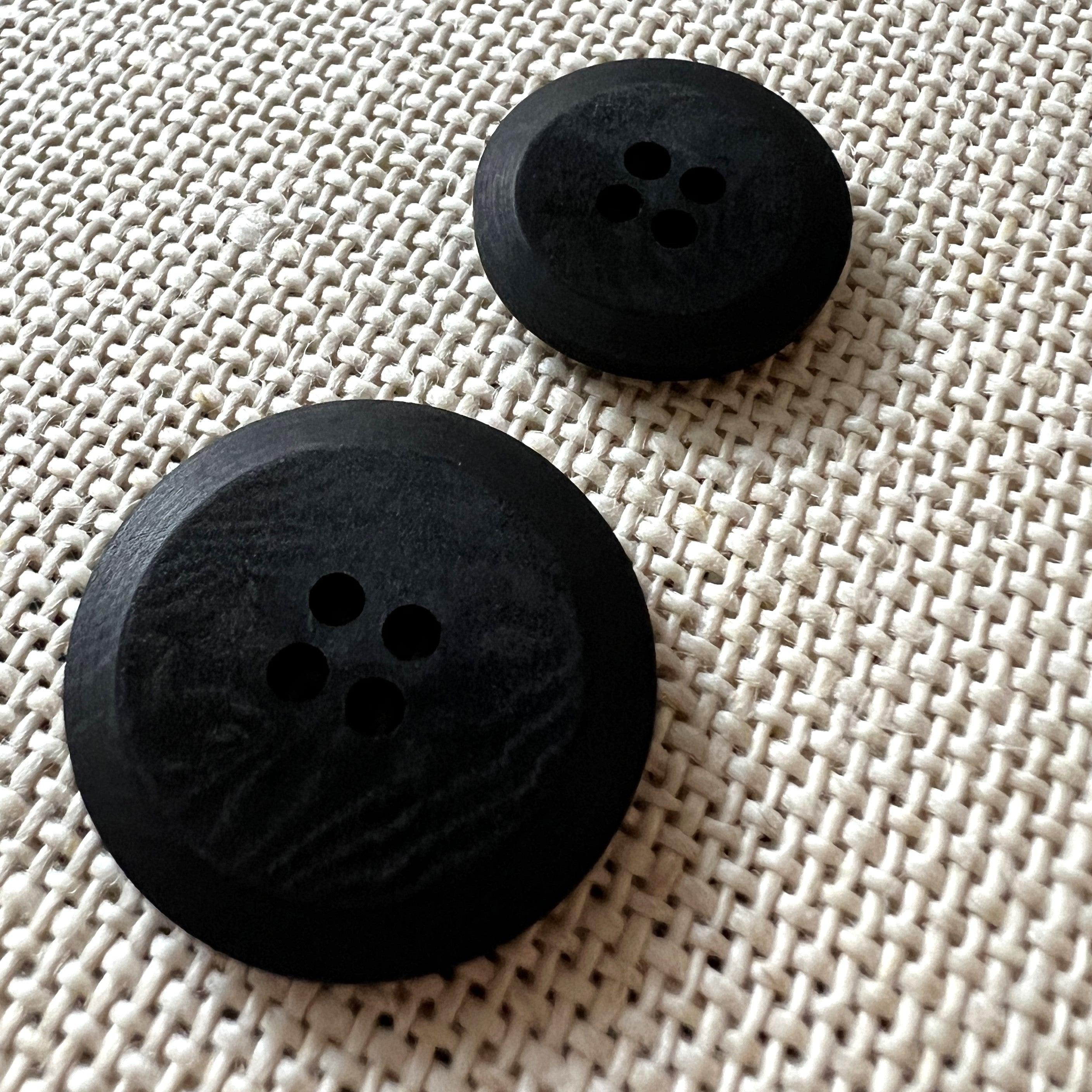 Plasttölur svartar 18 og 23 mm